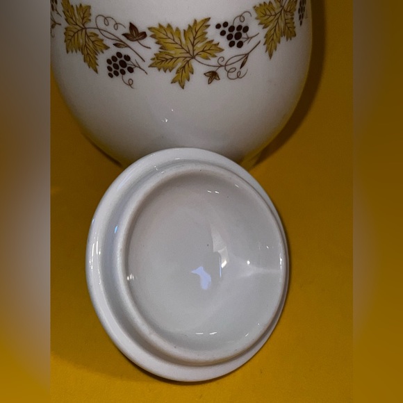 Vintage MCM grape & leaf  by Syracuse Sugar Bowl & Lid storage jar stash box - Picture 3 of 6